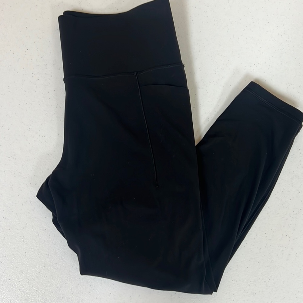 Women’s Athleta Salutation Stash Pocked 7/8 Tight Large
